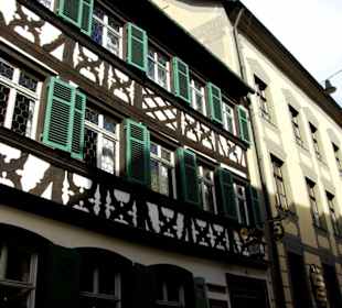 Oben Wohnen unten Kneipe