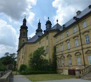Blick über den Klosterhof von Kloster Banz