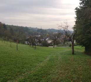 Weg hinunter nach Drumling