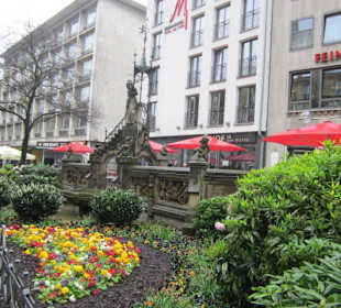 Kölner Altstadt Heinzelmännchenbrunnen