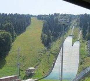 Blick auf die Skisprungschanze