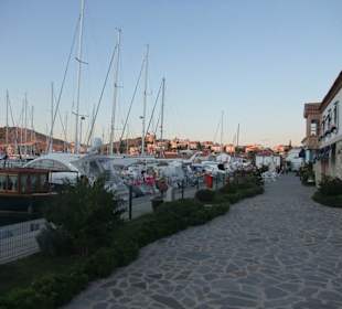 Hafen von Cesme im Oktober 2011