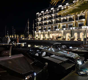 Porto Montenegro. Tivat bei Nacht. Ca. 8km (Fähre)