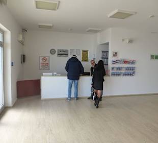 In der Talstation, Ticketschalter