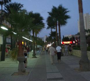 Beginn der Einkaufsstraße