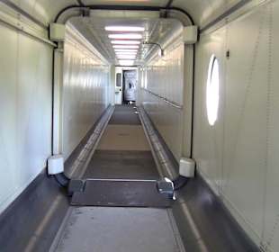 Wie am Airport; Aufgang zur B747