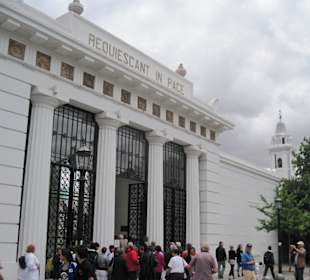 Beim Eingang zur Anlage