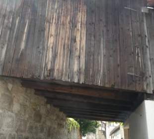 Spaziergang entlang der Stadtbefestigung
