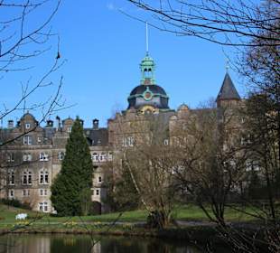 Schloss mit Schlossgraben