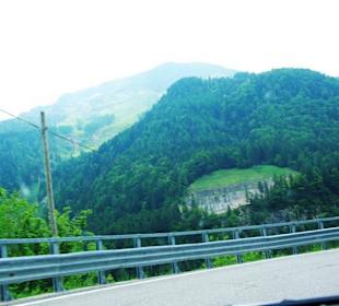 Den Plöckenpass runter