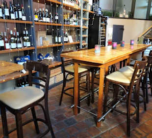 Impressionen aus der Spitz Weinbar by Topaz
