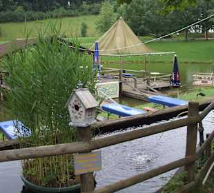 Badesee mit Bühne an der Kneshecke