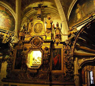 Im Inneren der Kathedrale