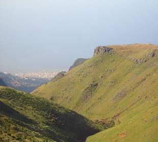 Blick auf Funchal aus 1800 Meter Höhe