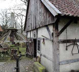 In der Schmiede des Mühlenhof Freilichtmuseums