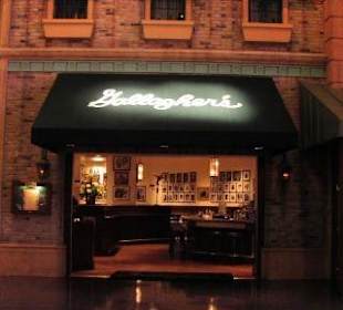 Eingang mit Bick auf die Bar