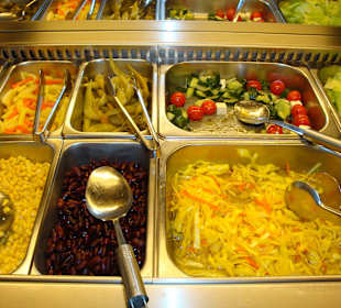 Viele Salate zur Auswahl