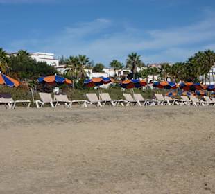 Strand rechts vom Hotel