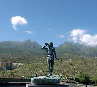 Bei den Pyramiden von Güimar