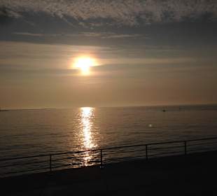 Sonnenaufgang im Hafen von Helgoland