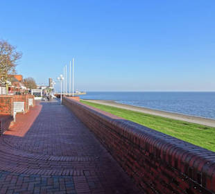 Spaziergang über die Südstrandpromenade