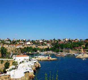 Blick zum Hafen von Antalya