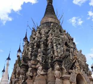 Figuren zieren diese Pagode