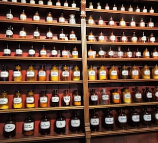 In einer historischen Apotheke