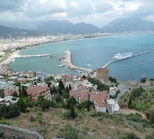 Blick von oben hoch über Alanya