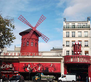 Le Moulin Rouge, 5 Min. zu Fuß vom Hotel Des Arts