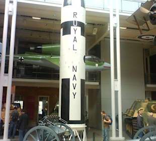 Erdgeschoss - Polaris U-Boot Rakete