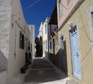 In den Straßen des Bergdorfs Nikia