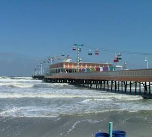 Main Street Pier in Daytona Beach