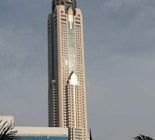 Tower von Unten