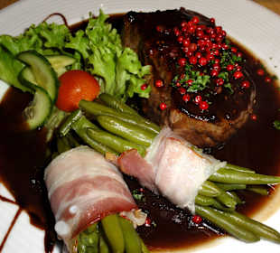 Pfeffersteak mit Speckbohnen