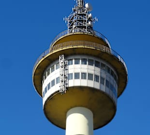 Der Radarturm als Start des Geestewanderweges