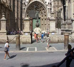 Eingang zur Kathedrale