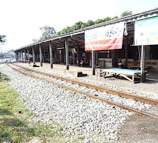 Bahnhof der Meaklong Train