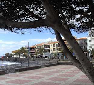 Zentraler Platz in La Playa