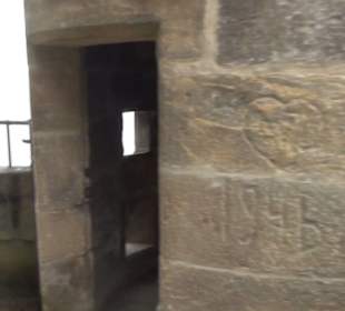 Entlang der Festungsmauer