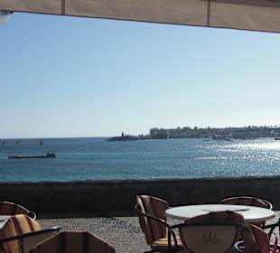 Blick vom Restaurant aufs Meer
