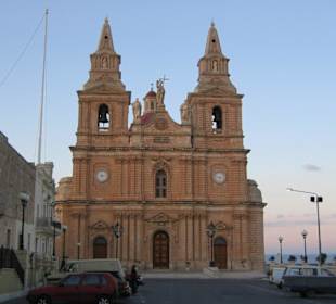 Kathedrale St. Maria in der Abendsonne