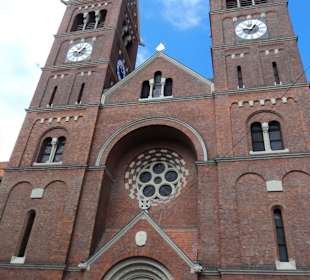 Sehenswerte Basilika im Zentrum der Altstadt