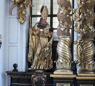 Statuen des Hauptaltars
