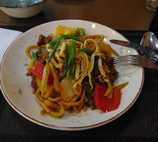 Laghman Nudeln mit Rindfleisch 