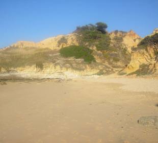 Strand und Steilküste