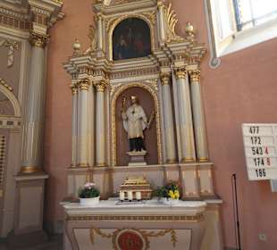 Rechter Seitenaltar 