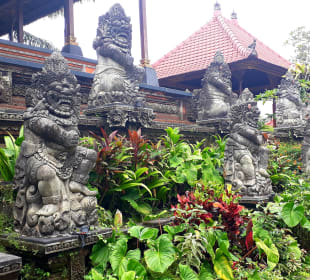 Puri Saren Agung