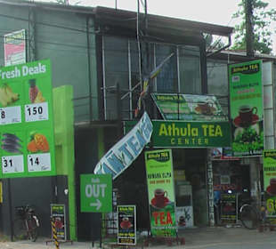 Einfahrt zum Supermarkt Kells