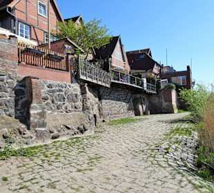 Am Elbufer der Unterstadt